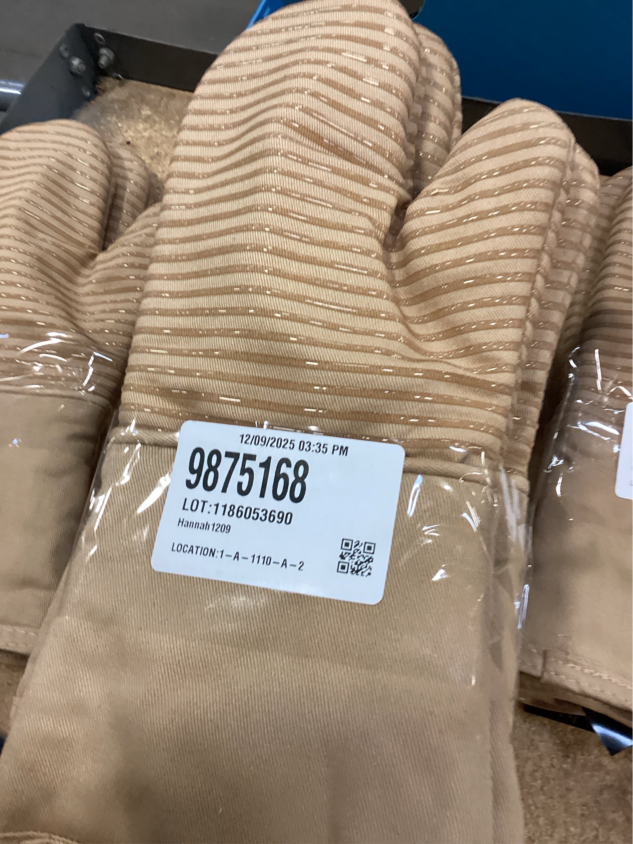 All-Clad Silicone Oven Mitt, 2 Pack, Cappuccino