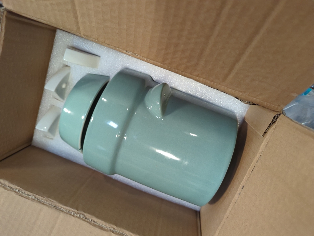 Fermentation Crock Jar Sauerkraut Crock - Use as an Onggi Kimchi Pot, (0.5 Gallon), Water Seal Fermenting Crock with Lid & Weights for Healthy Kimchi Pickle Vegetables, German Pickling Crock (2L) (B09LH47RNP)