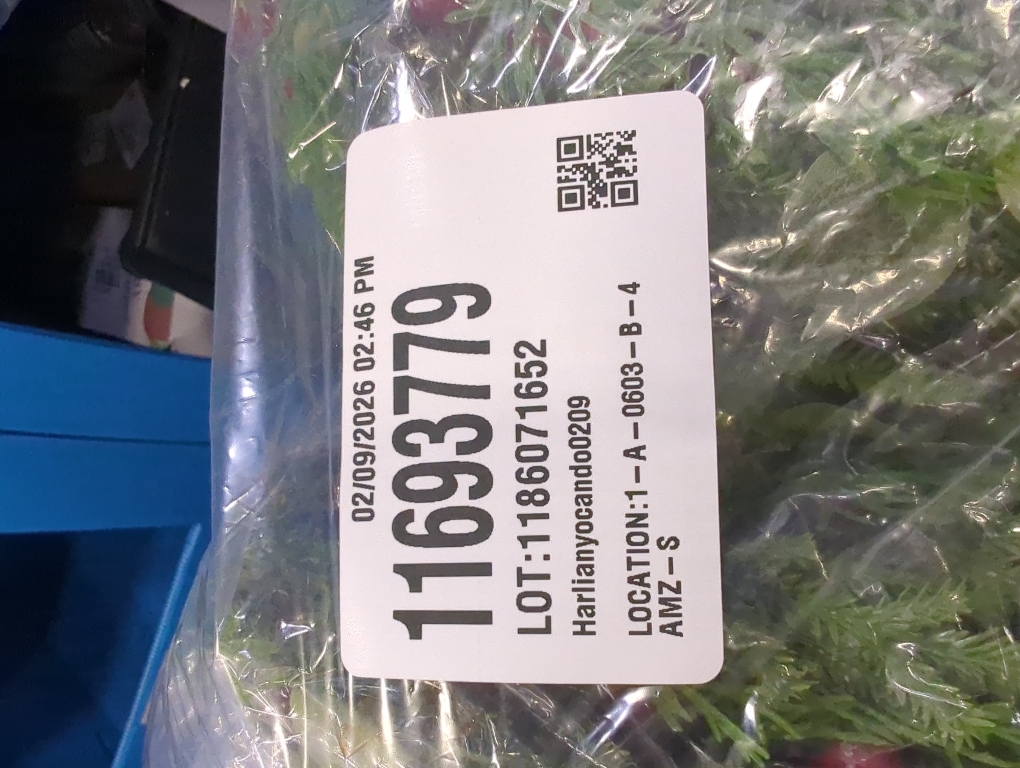 Candle Rings with Red Berries and Pinecones 2Pcs Christmas Candle Wreaths Artificial Centerpiece for Pillars Winter Wedding Holiday Table Decor