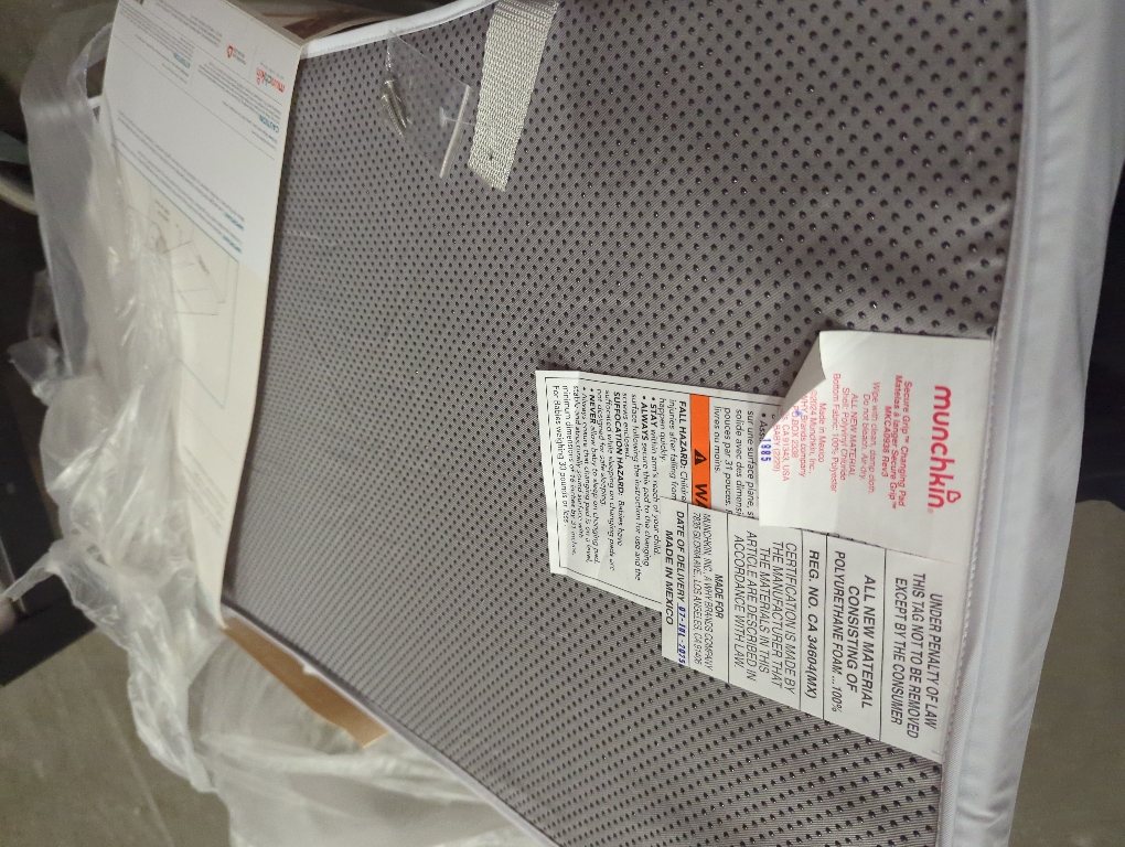 Munchkin Secure Grip Baby Diaper Changing Pad for Dresser, Waterproof and Wipeable, Contoured, Standard Size (14.75 x 31), White