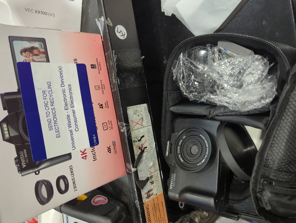 Vivitar Point & Shoot Interchangeable Lens Camera