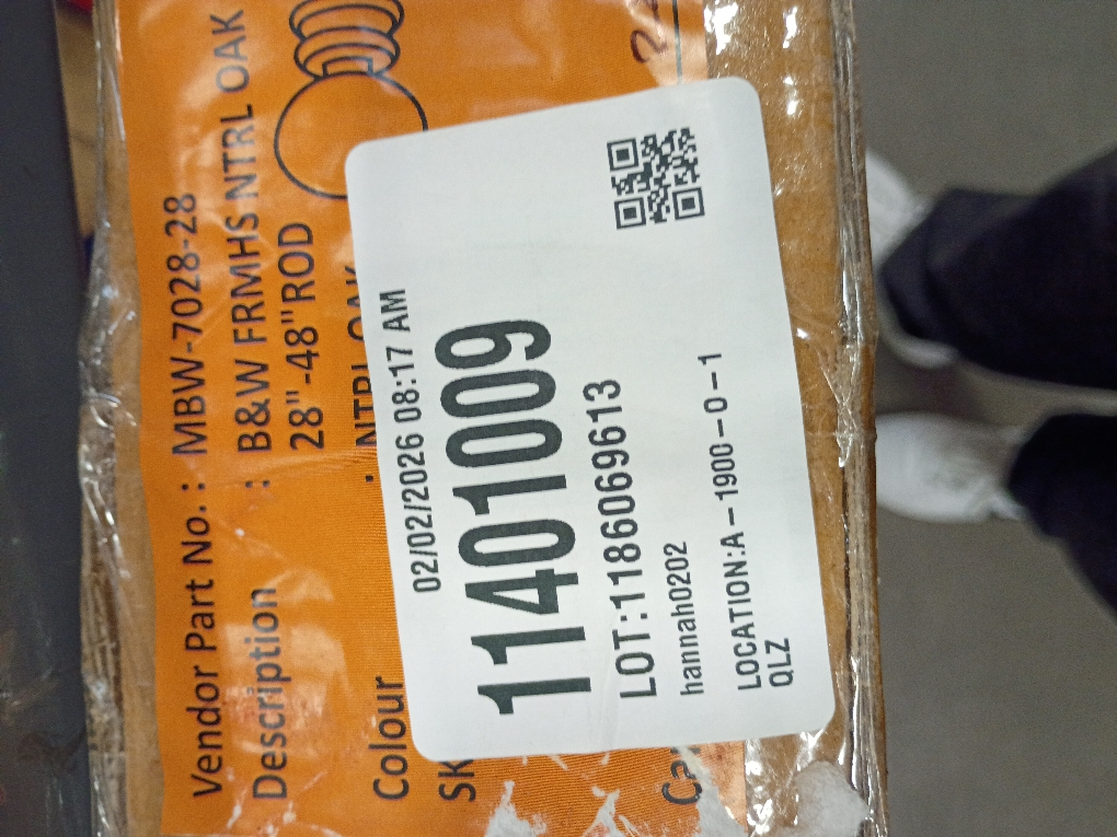 Bee & Willow Amos 28 to 48-Inch Single Curtain Rod Set in Natural Oak