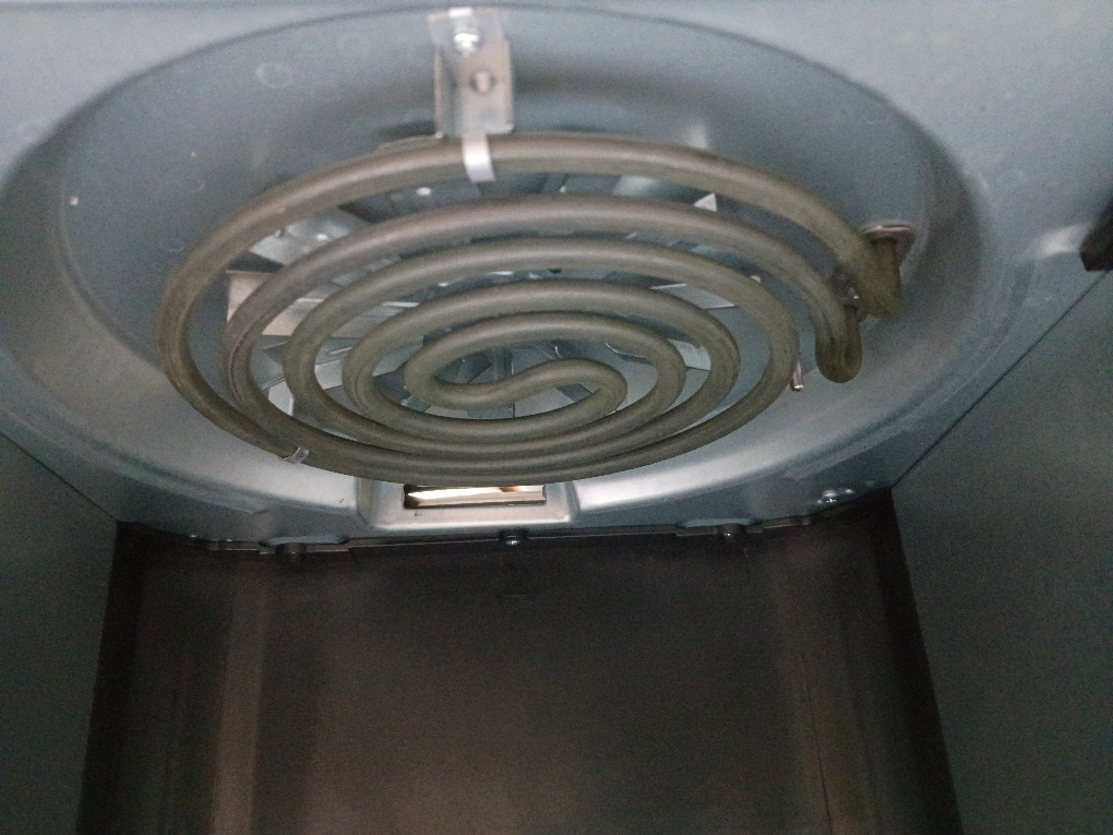 PowerXL 8qt Air Max Air Fryer ( The air fryer is missing the screws to assemble a part)