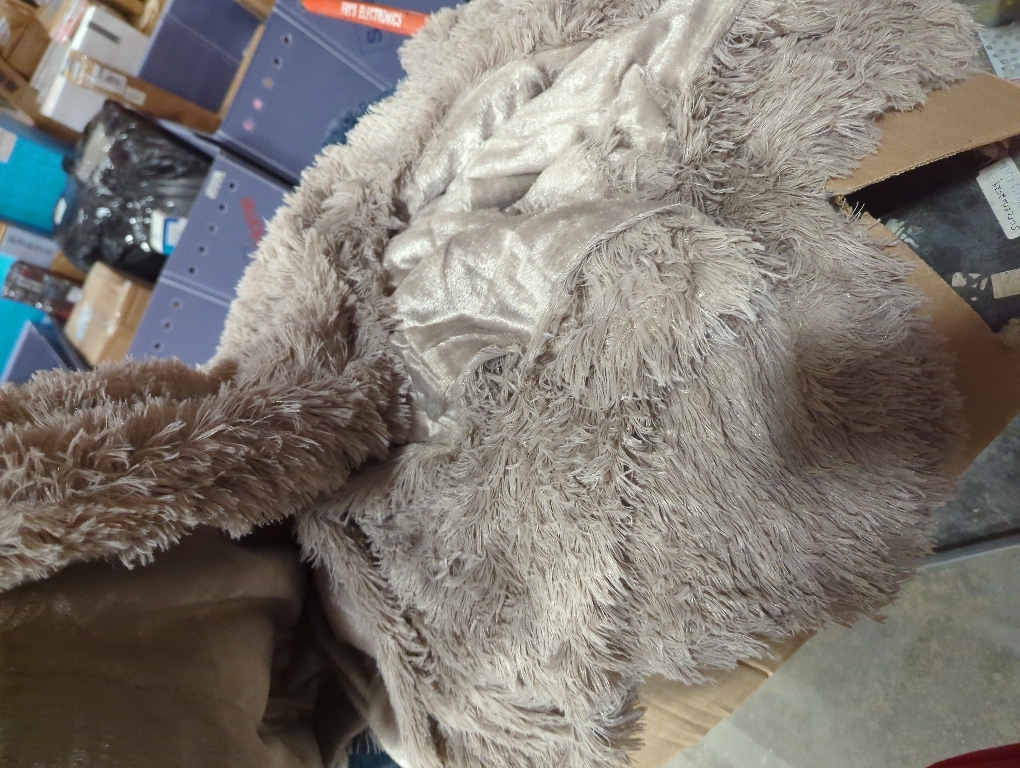 Tuddrom Decorative Extra Soft Faux Fur Throw Blanket 50x60,Solid Reversible Fuzzy Lightweight Long Hair Shaggy Blanket,Fluffy Cozy Plush Fleece Comfy Microfiber Blanket for Couch Sofa Bed,Khaki