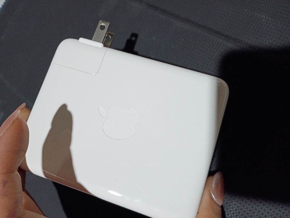 Apple 140W USB-C Power Adapter (NO TEST)