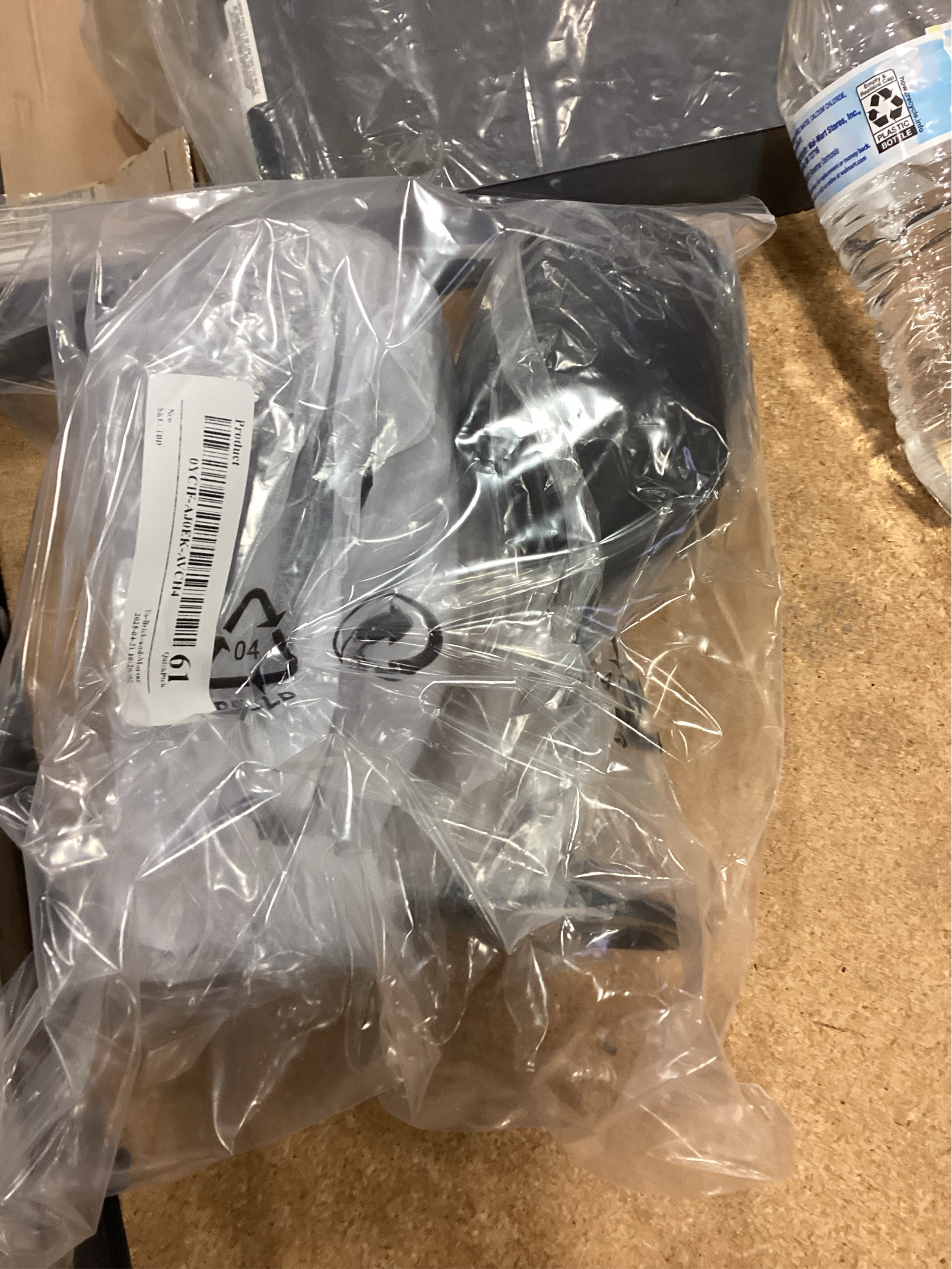 Gusto Nostro Stainless Steel Wine Glass - 18 oz - Unbreakable Black Wine Glasses for Travel, Camping and Pool - Fancy, Unique and Cool Portable Metal Wine Glass for Outdoor Events, Picnics (Set of 2)