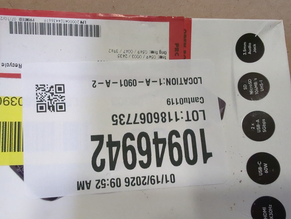 Sanho HyperDrive 7-in-1 Hub for MacBook and USB-c Devices - Space Gray - All