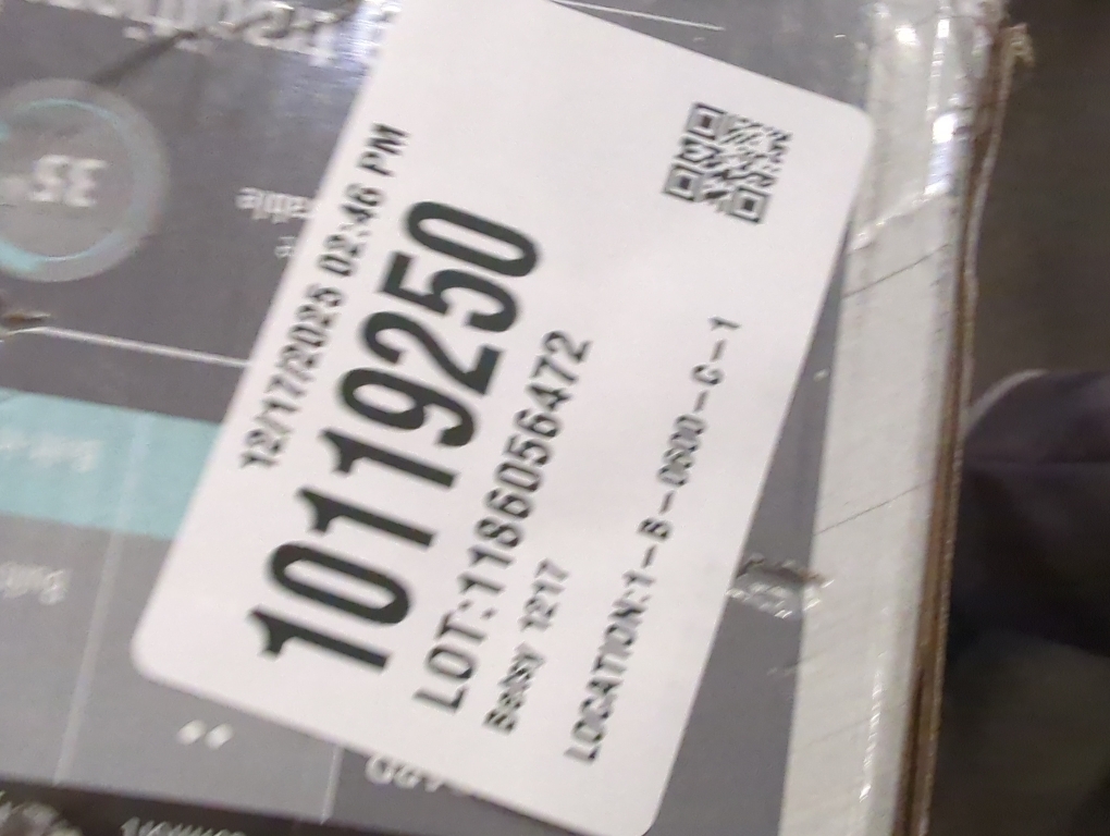 Intex 64417ED 22in Queen Dura-Beam Comfort Plush High-Rise Inflatable Air Mattress with Built in Pump for Travel and Camping, 600lb Weight Capacity