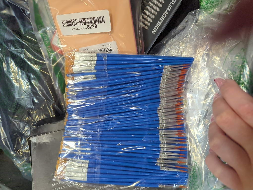 160 Pcs Small Paint Brushes Bulk, Flat and Round Pointed Paint Brushes Set for Kids Craft Brushes for Classroom Acrylic Oil Watercolor Canvas Face Painting