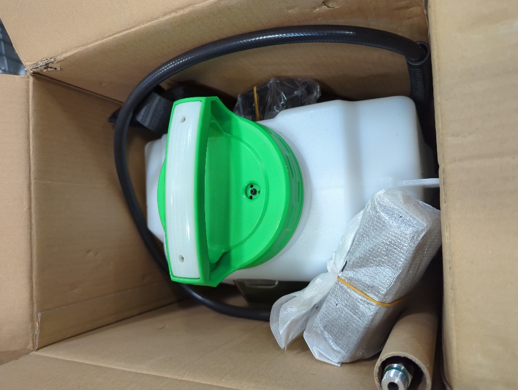 White and Green Battery Backpack Sprayer, Battery Powered Backpack Sprayer 36/65 PSI for Low Budget in Lawn and Garden 4GL for Weed/Pest Control, Watering