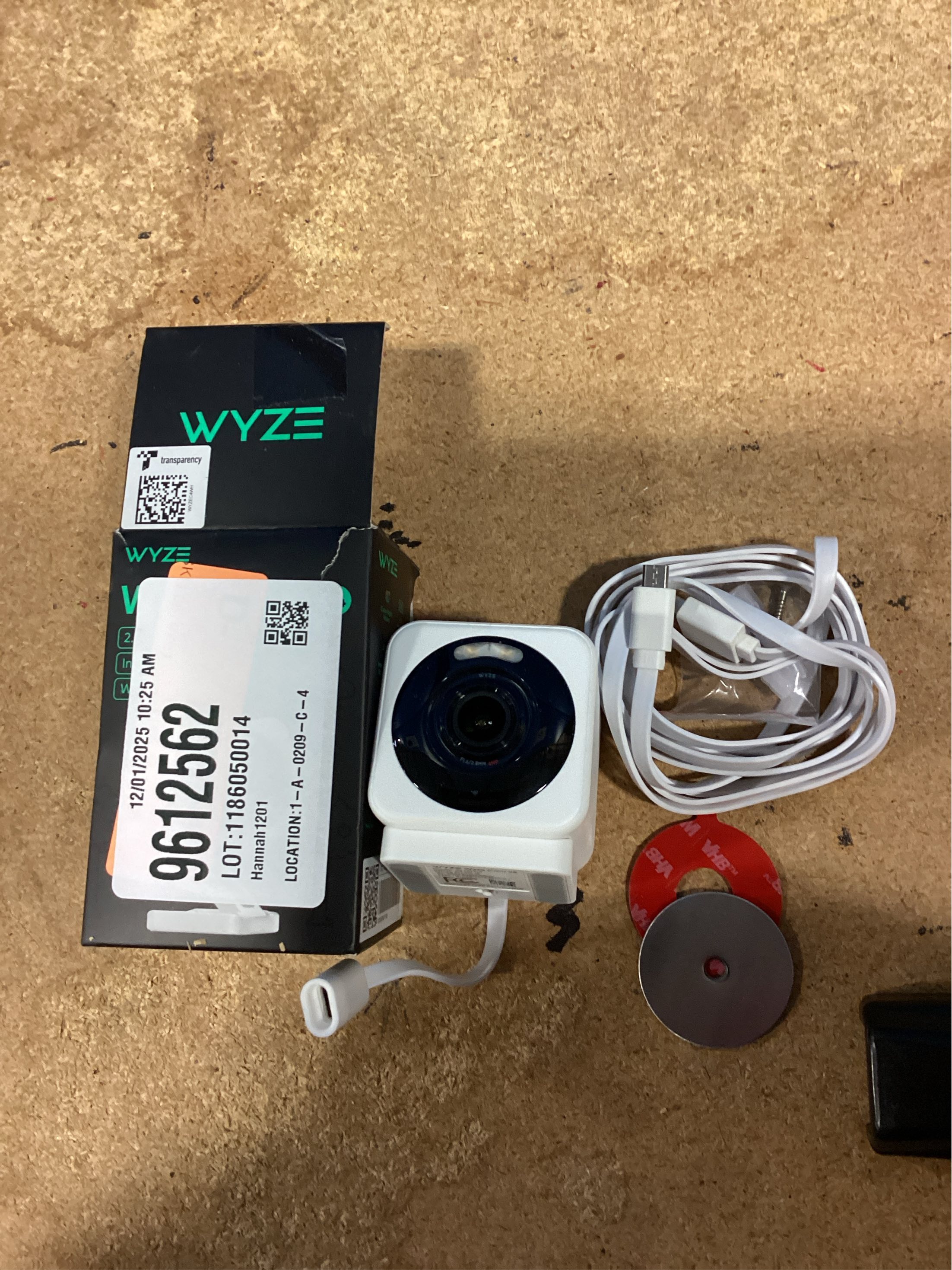 Wyze Cam V4 Plug-in Indoor and Outdoor Smart-Enabled Security Camera