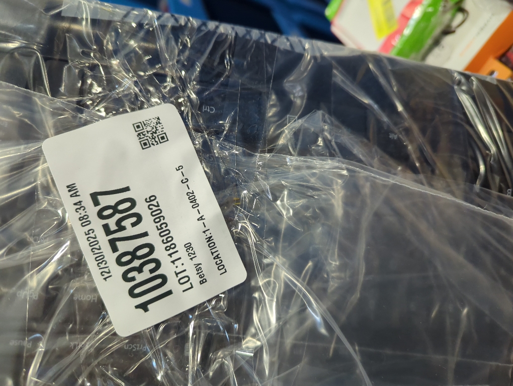 Microsoft Wireless Desktop 850 with AES ) - Black. Wireless Keyboard and Mouse Combo. Snap-In USB Transciever. Right/Left Hand Use Mouse