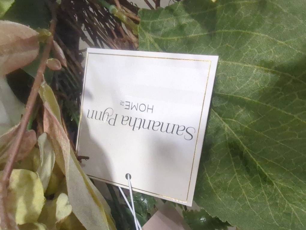 Samantha Pynn Home Decorative Flower Wreath Hanging Pendant for Home and Floral Arrangement for Front Door and Wall Decoration