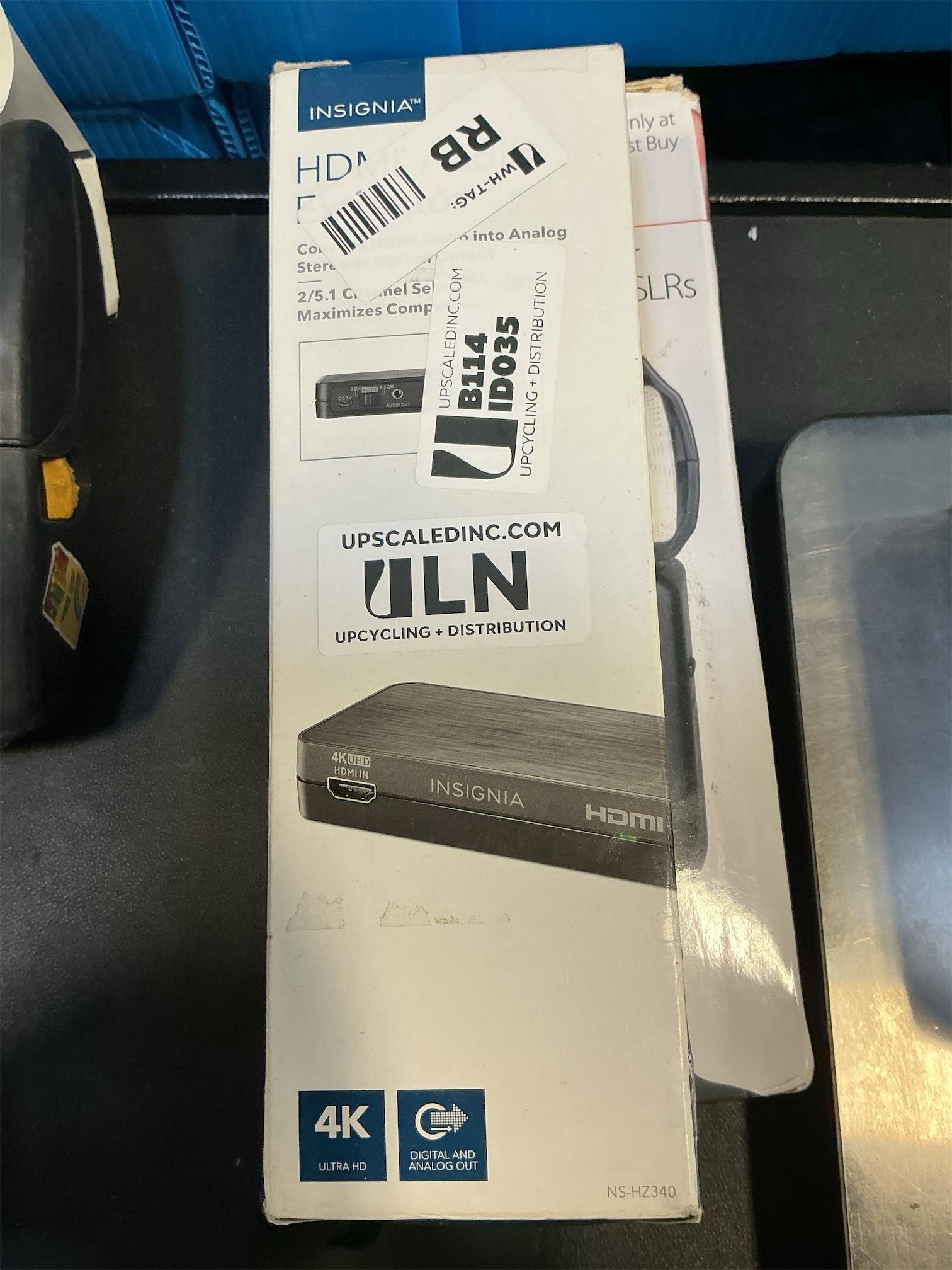 Insignia™ - 3-Port HDMI Switch with 4K and HDR Pass-Through - Black