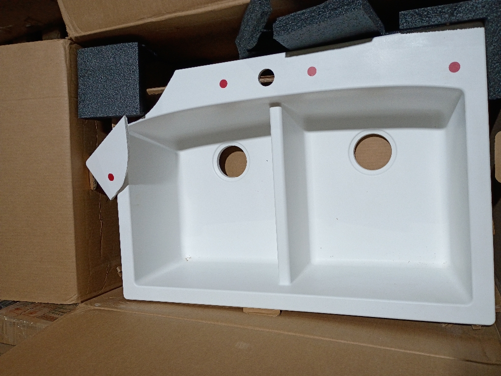 Karran Drop-In 33-in x 22-in White Quartz Double Equal Bowl 1-Hole Kitchen Sink (the corner is broken )