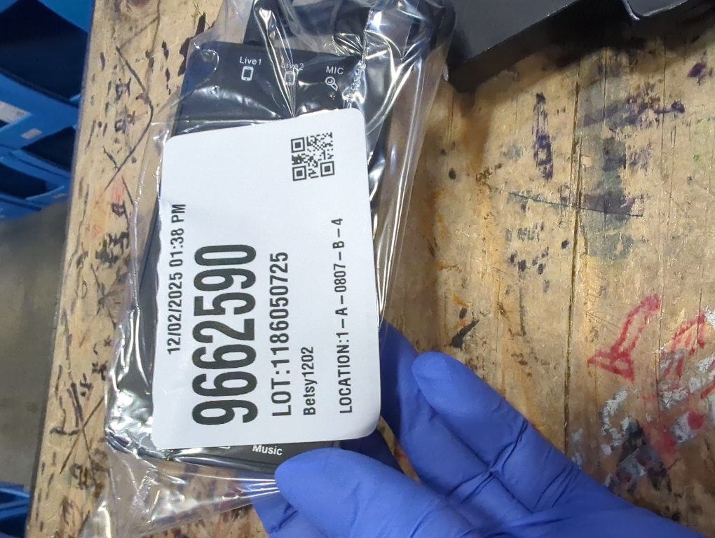 I9 Voice Changer with 8 Sound Effects, Real Time Voice Modulation Kit Adjustable Pitch Control for Gaming Live Streaming PC Mobile PhoneUse