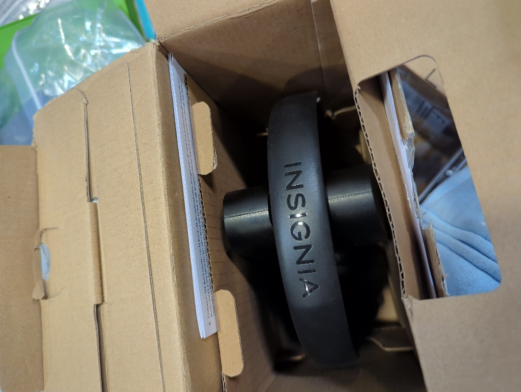 insignia - ns-hawhp2 rf wireless over-the-ear headphones - black