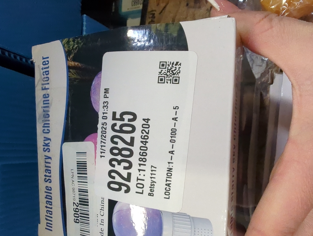 Pool Chlorine Floater with Colorful Solar Ball Lights, Floating Pool Chlorine Dispenser for 4x3” Chlorines Tablets, Easy Opening Chlorines Tablet Holder Floater, Anti-Sinking Spa Chemical Dispenser