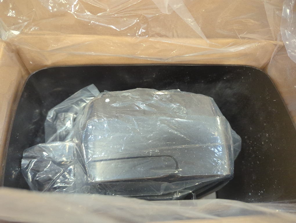 Insignia™ - 6-Sheet Crosscut Shredder - Black