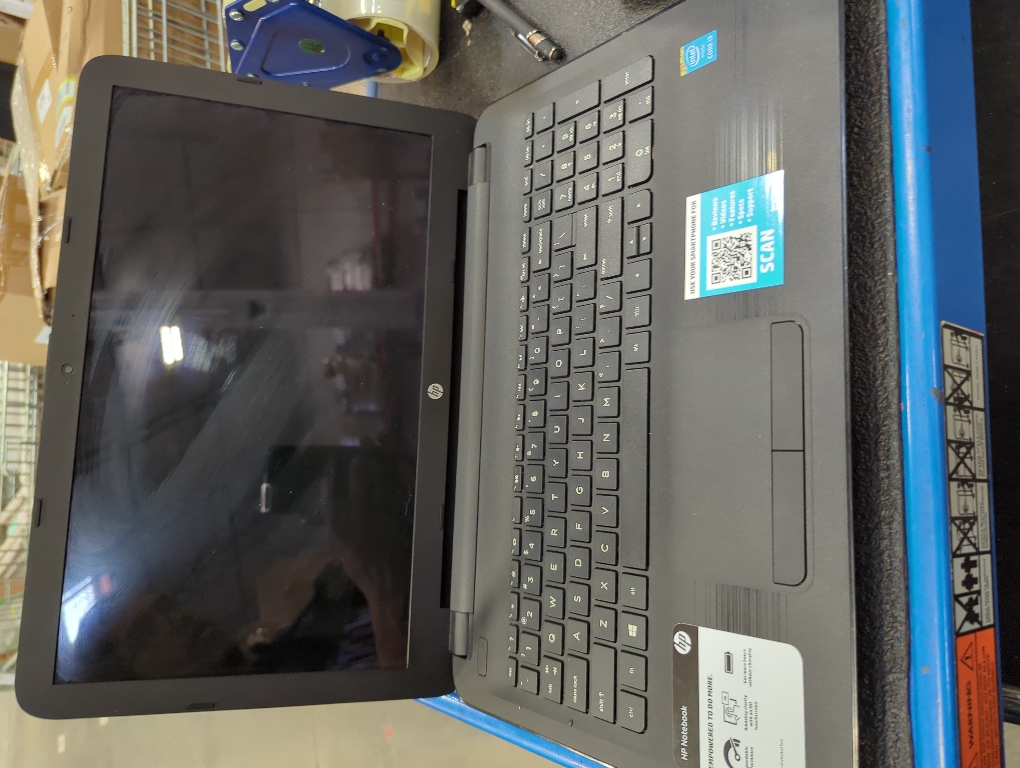 HP Notebook - 15-ay071nr With Charger