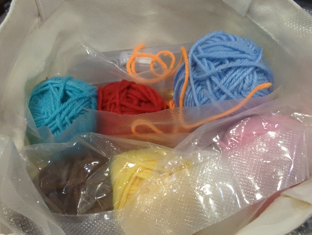 Set of 8 Colors Blue red yellow pink white brown orange and aqua blue  Crochet Kit for Beginners Adults, plus bag
