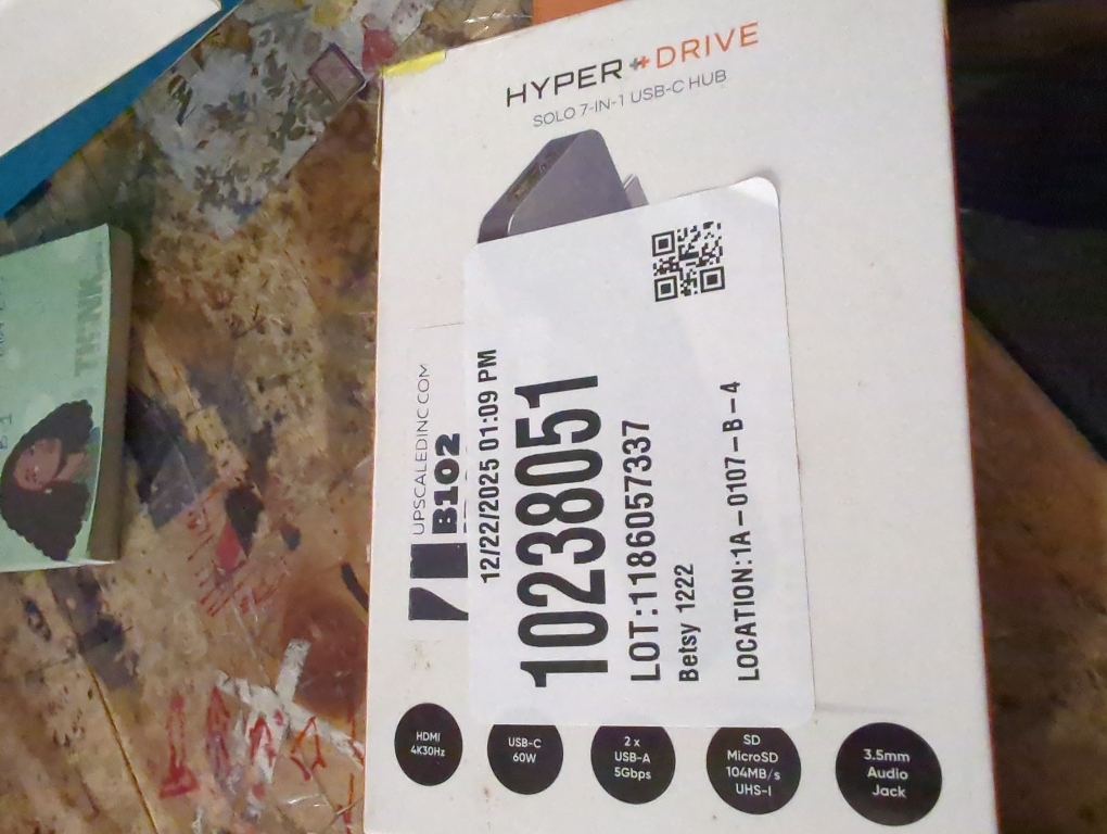 Sanho HyperDrive 7-in-1 Hub for MacBook and USB-c Devices - Space Gray - All