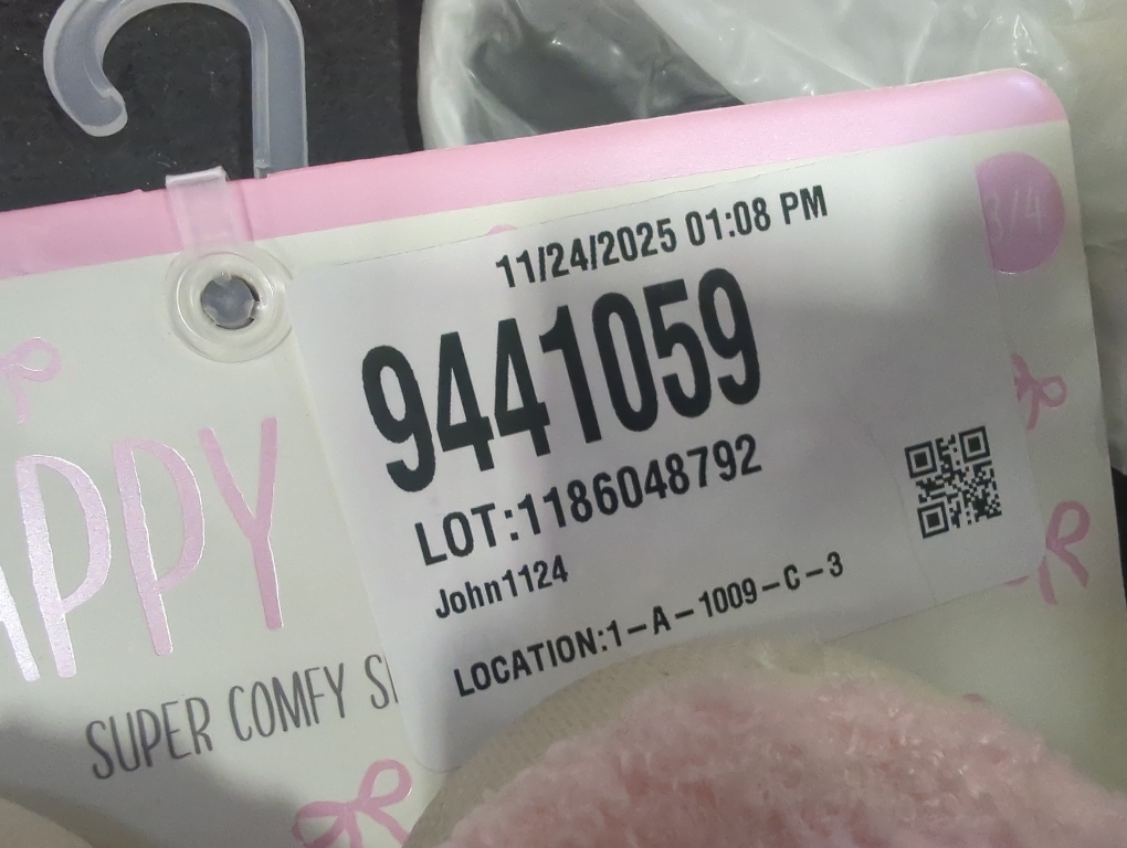 Size 3/4 Color Pink Happy days super comfy slippers