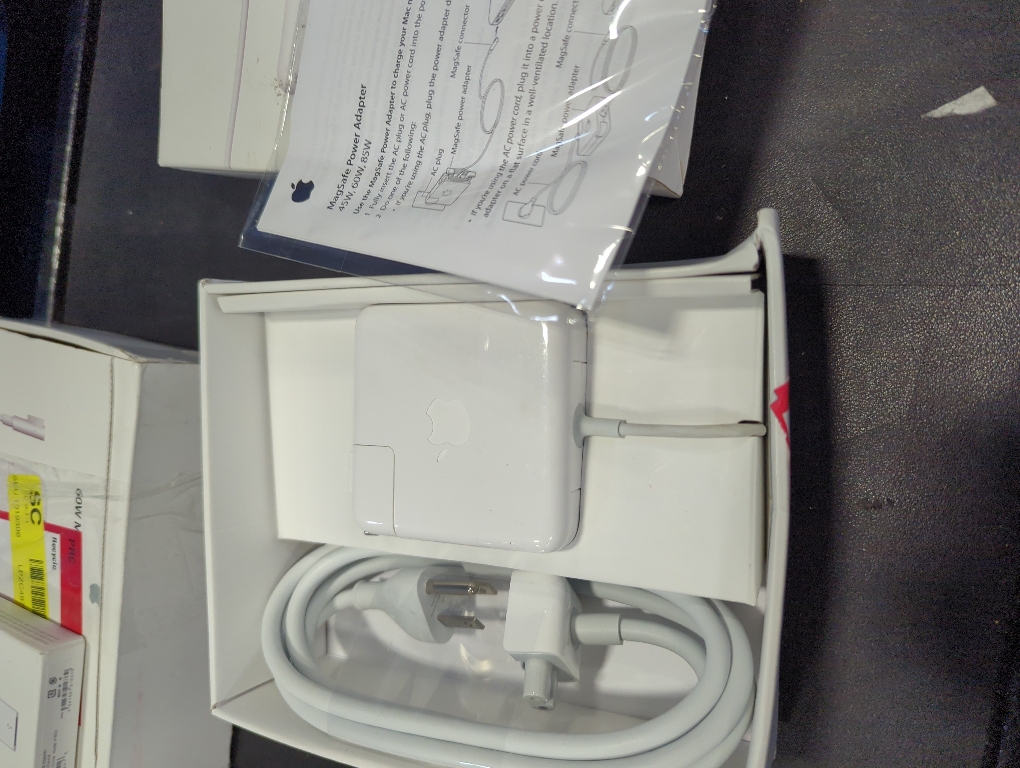 Apple 60W MagSafe Power Adapter (for previous generation 13.3-inch MacBook and 13-inch MacBook Pro)