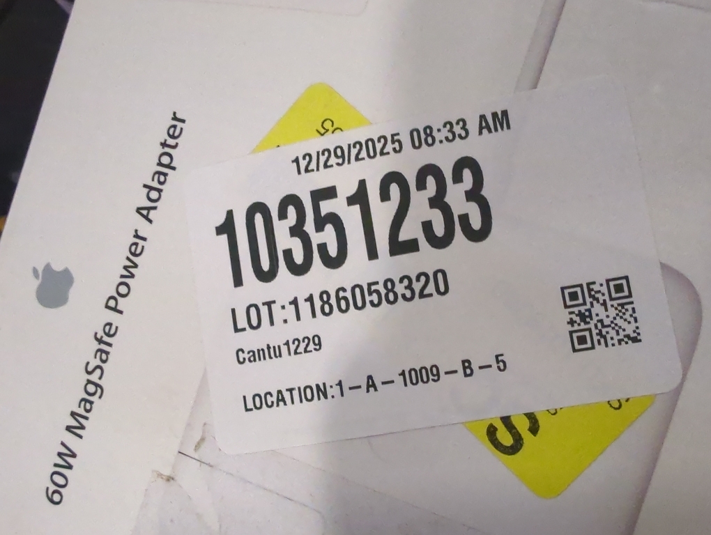 Apple 60W MagSafe Power Adapter (for previous generation 13.3-inch MacBook and 13-inch MacBook Pro)