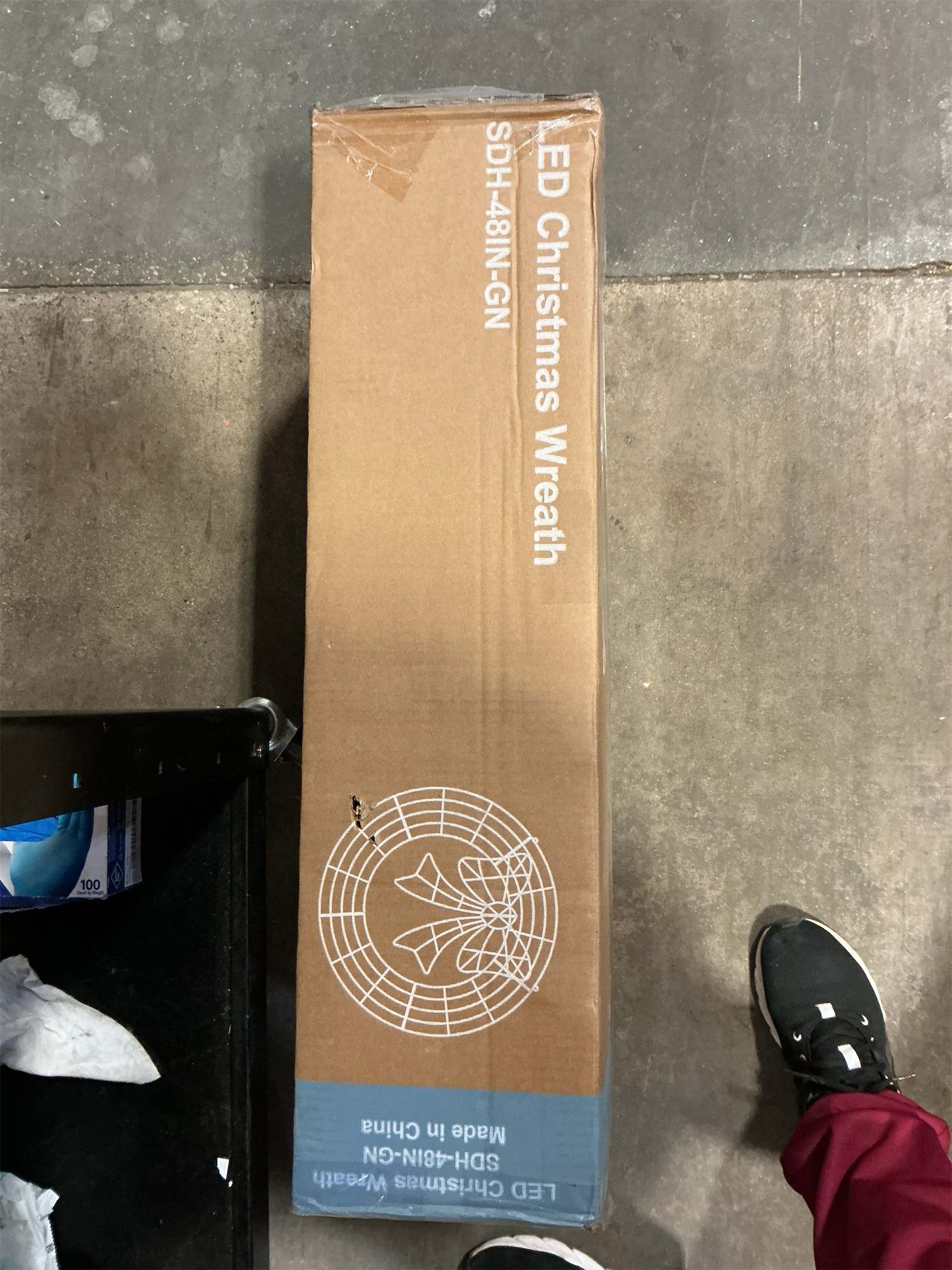 ATDAWN 26 Inch Christmas Wreath, Outdoor Christmas Wreath Decoration, Lighted Xmas Wreath for Christmas Home Wall Door Decoration (White)