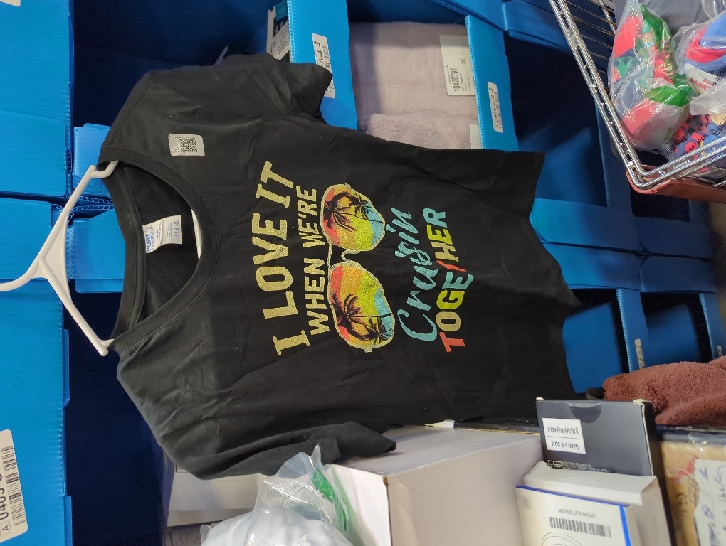 Size M ...Cruise Ship Vacation Friends Buddies Couples Girl I Love It T-Shirt Small