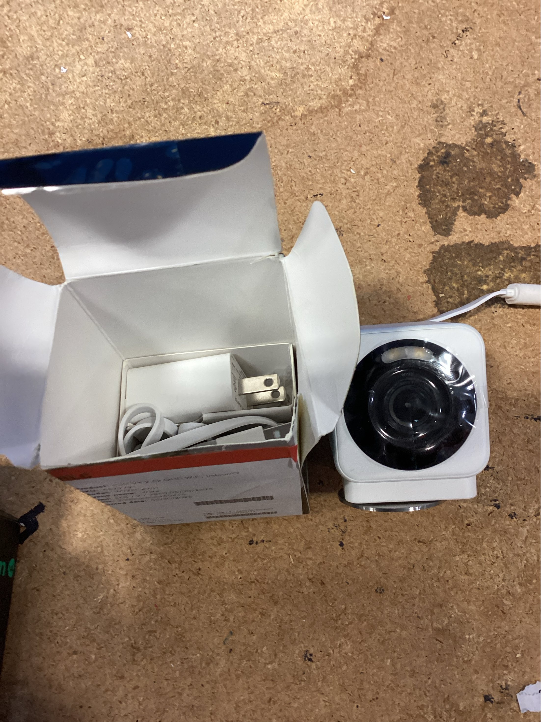 Wyze Cam V4 Plug-in Indoor and Outdoor Smart-Enabled Security Camera