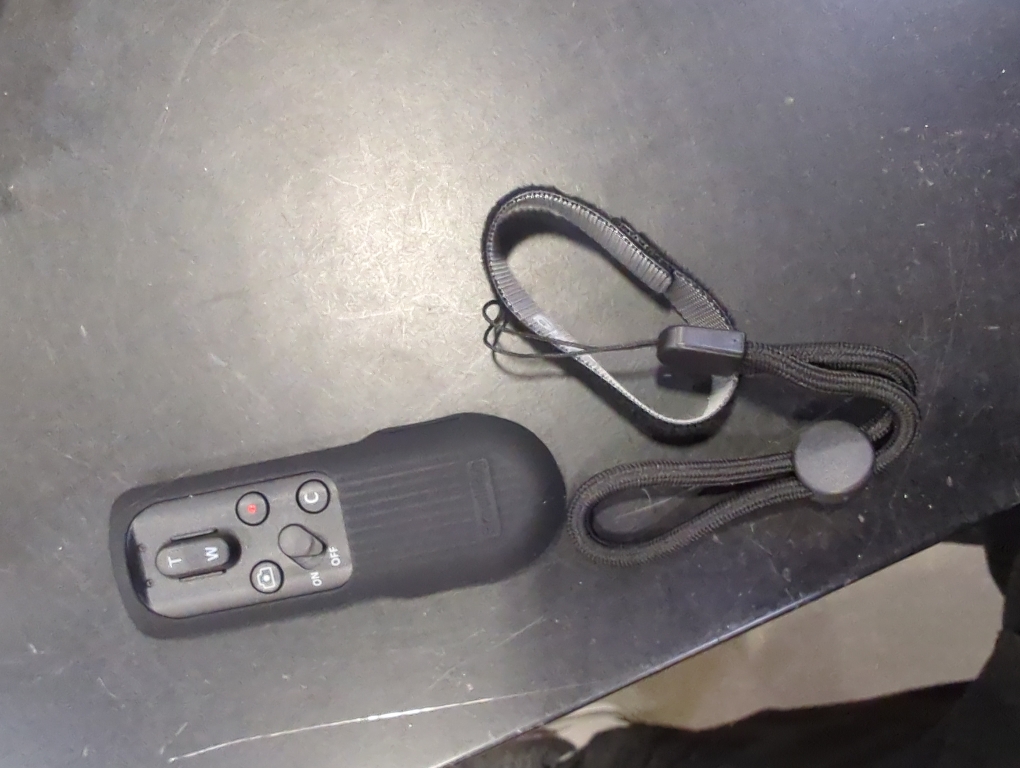 SMALLRIG Camera Remote Control Wireless Shutter Commander for Sony for Canon for Nikon Camera, fits for A7 IV, A7R V, A7R IV, A7R III, A7S III, A6700, FX3, A7CR, A7C II, ZV-E10, R5, R6, R7, R8-5207