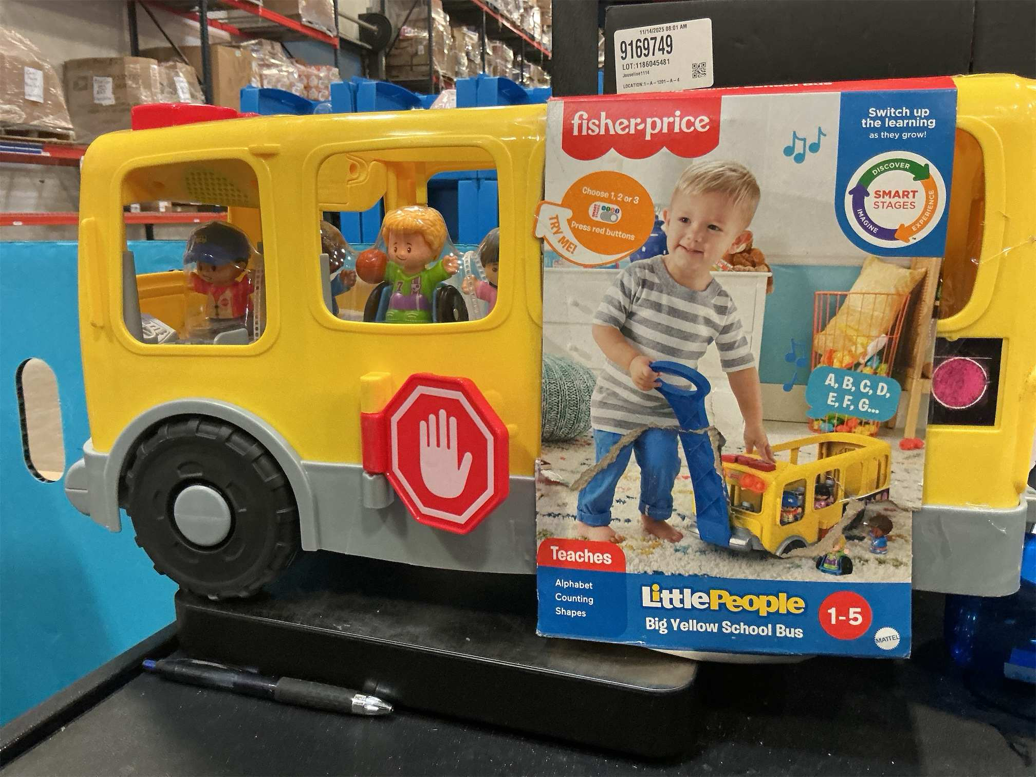 Fisher-Price Little People Toddler Toy Big Yellow School Bus & Community Heroes Set, Musical Pull-Along Vehicle & Figures for Kids Ages 1  Years (Amazon Exclusive)