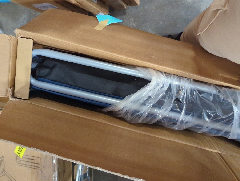 VEVOR Dog Bike Trailer, Supports up to 100 lbs, Pet Cart Bicycle Carrier, Easy Folding Frame with Quick Release Wheels, Universal Bicycle Coupler, Reflectors, Flag, Collapsible to Store