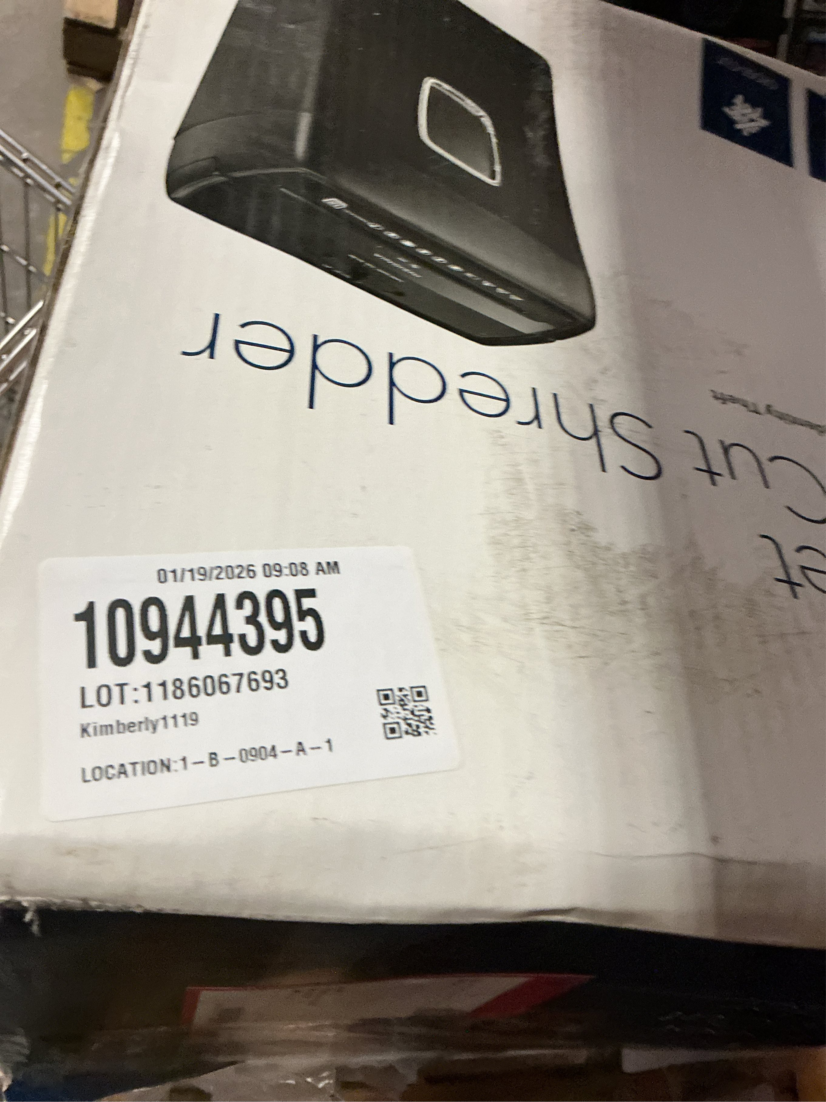 Insignia™ - 10-Sheet Crosscut Paper/CD Shredder - Black