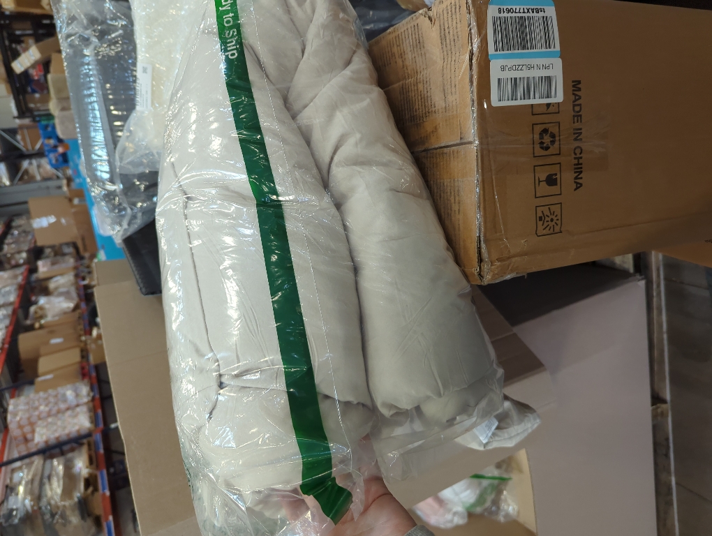 Bedsure Comforter Duvet Insert - Quilted Comforters Queen Size, All Season Duvet, GentleSoft Down Alternative Bedding, with 8 Tabs, Gifts for Women/Men, Beige, Queen 88 x 88 Inches