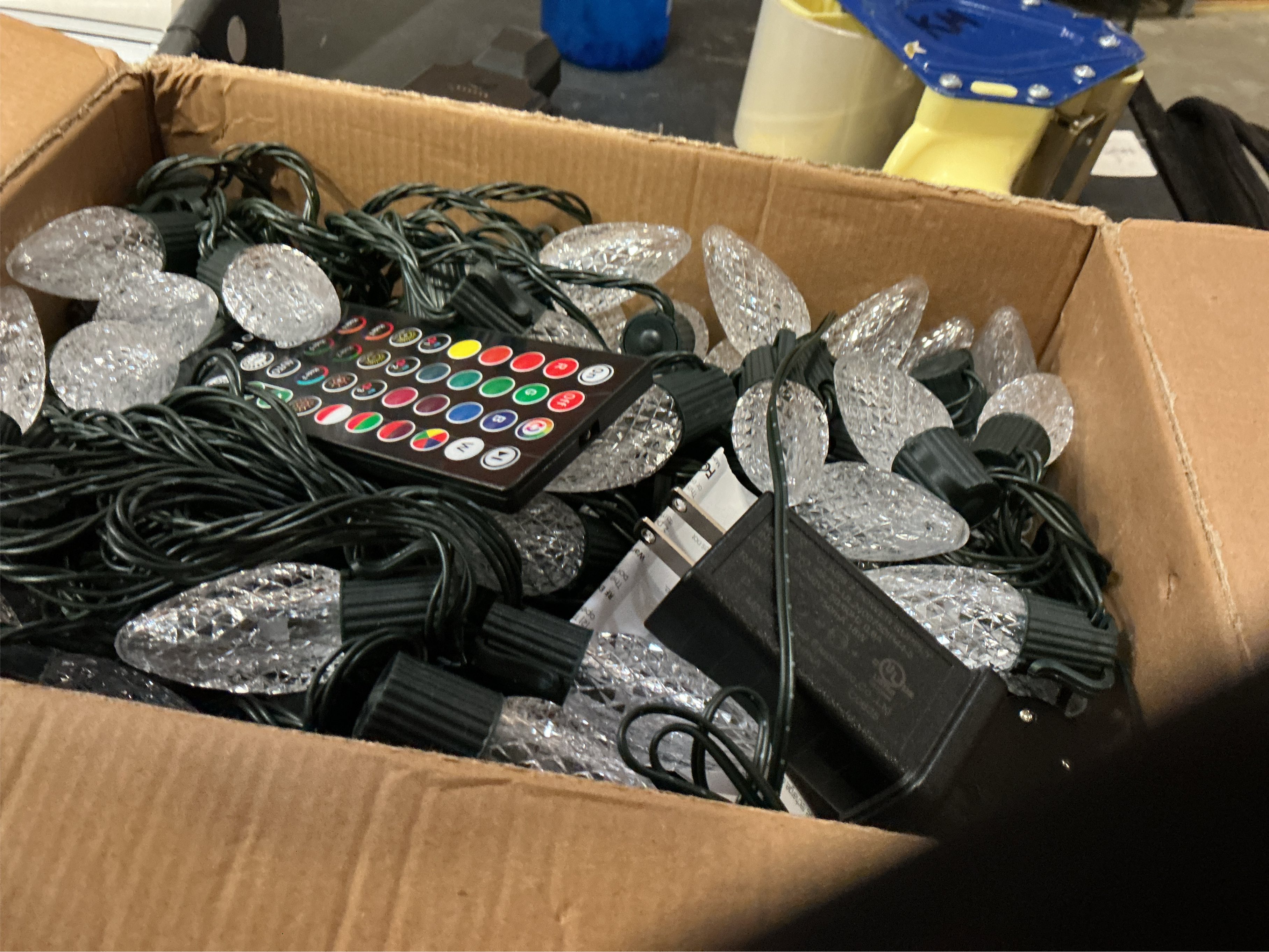 Minetom C9 Clear Christmas String Light Set, 25 Feet Vintage Christmas Tree Lights, Outdoor Roofline String Lights with 25 Clear Bulbs for Patio Garden Holiday, Green Wire-4