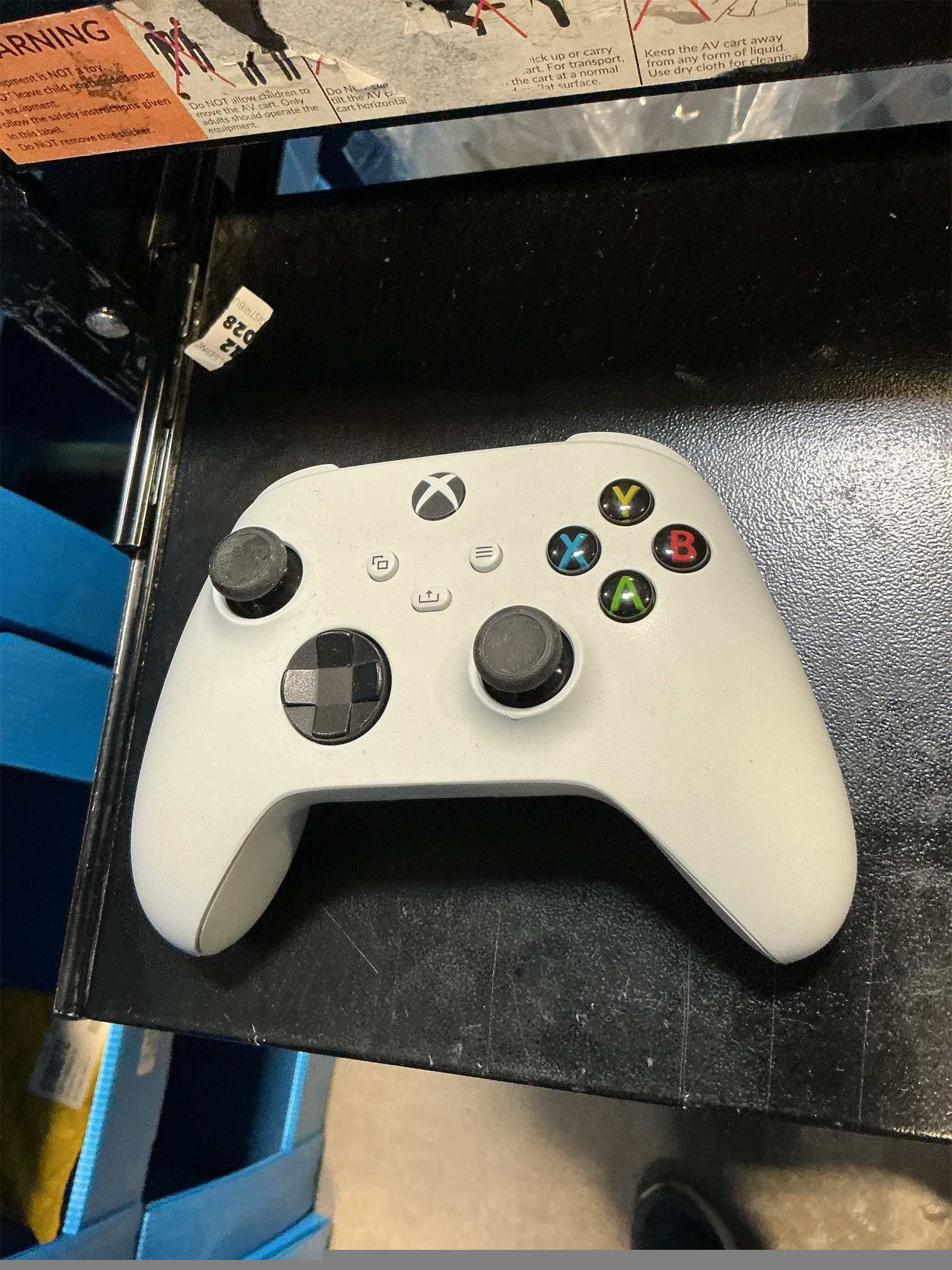 Xbox Wireless Gaming Controller (2025) – Robot White – Play on Xbox, Windows, Android, iOS, FireTV Sticks, Smart TVs, VR Headsets