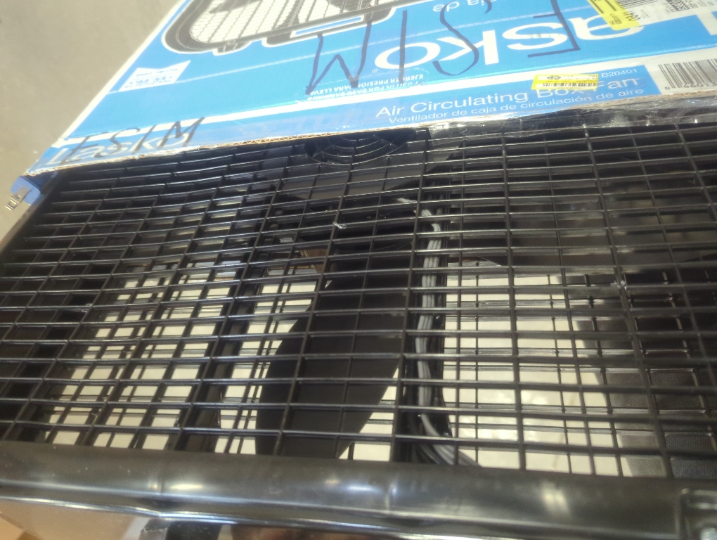 Lasko B20401 Decor Box Fan, 20, Black