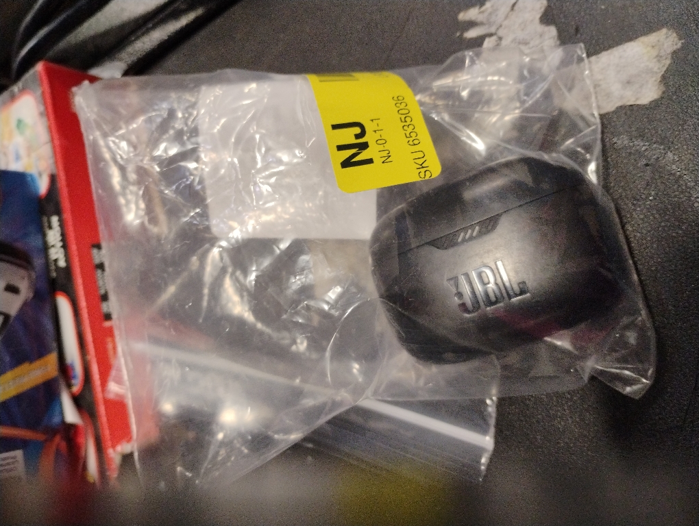 JBL Vibe Beam - True Wireless JBL Deep Bass Sound Earbuds, Bluetooth 5.2, Water & Dust Resistant, Hands-Free Call with VoiceAware, Up to 32 Hours of Battery Life (Black)