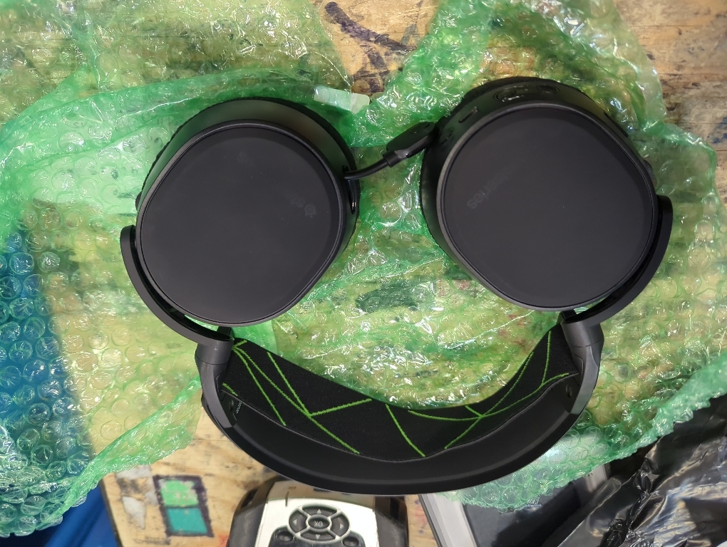 SteelSeries Arctis 7X Gaming Headset Lossless 2.4 GHz Wireless for Xbox Series X|S and Xbox One