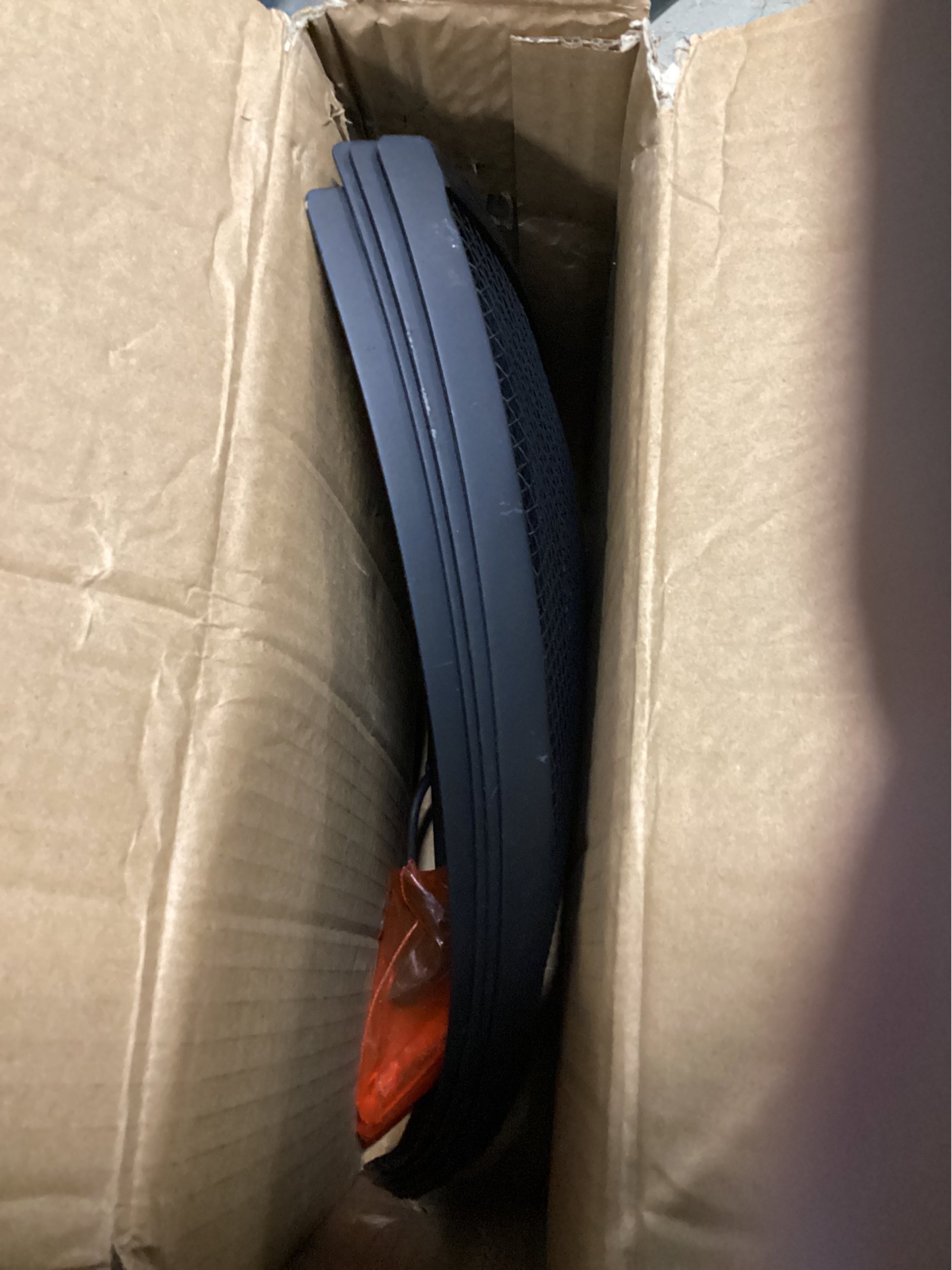 Suzile 22 Inch Heavy Duty Fire Pit Spark Screen Round Mesh Fire Pit Cover Fire Pit Lid Fire Pit Mesh Screen with Handle and Lifter Tool for Outdoor Firepit Stove Fireplace (Black) - missing screw