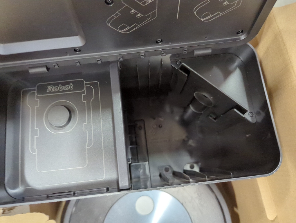 Refurbished iRobot Roomba Combo J7  Paired with Alexa or Google Assistant Robot Vacuum and Mop