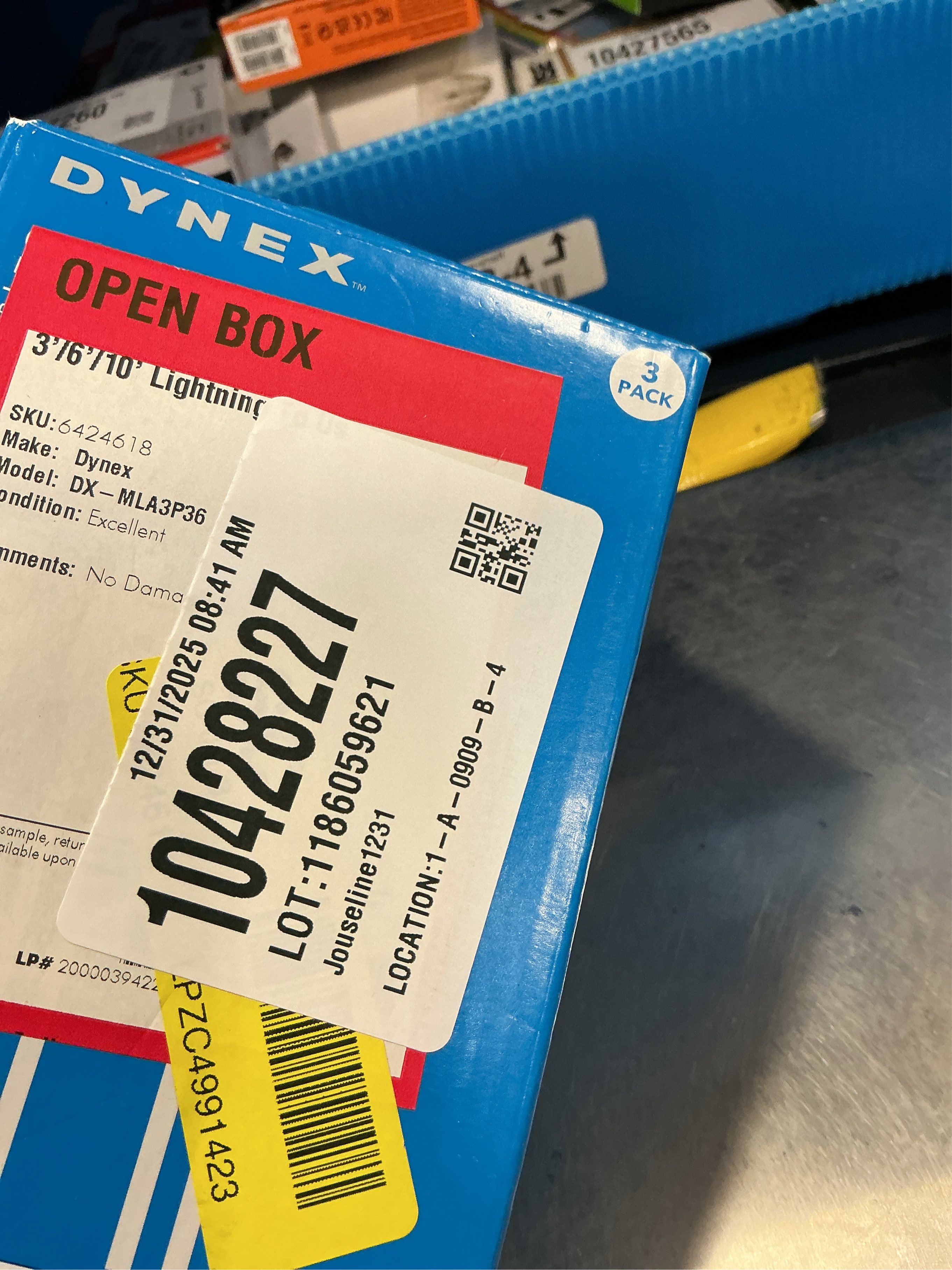 Dynex- 3'/6'/10' Lightning to USB Cables (3 Pack) - White