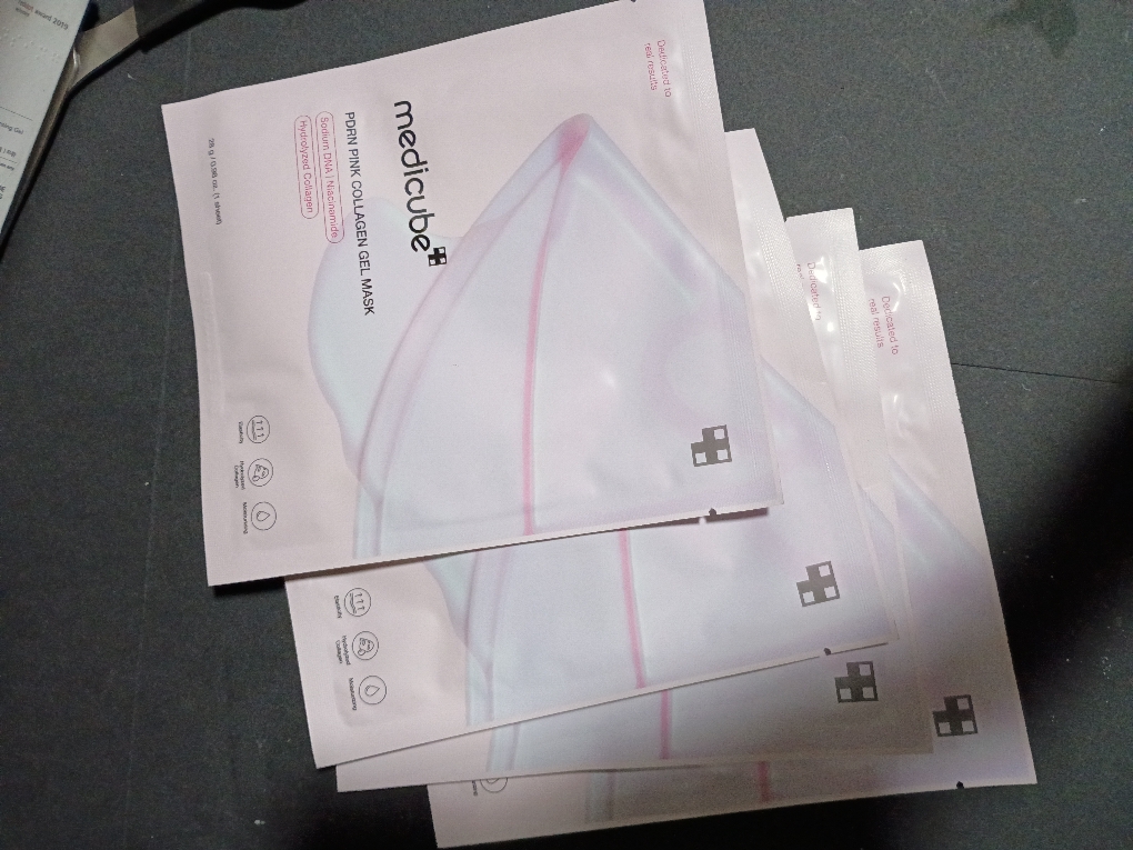 medicube Jelly Gel Mask with Salmon DNA PDRN Pink Collagen | Overnight Face Mask for Glass Glow Skin | Elasticity, Hydrating, Firming and Moisturizing | Korean Skincare, 28g x 4ea