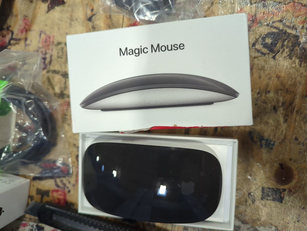 Apple Magic Mouse ​​​​​​​ (Wireless, Rechargable) - Black Multi-Touch Surface (Renewed)