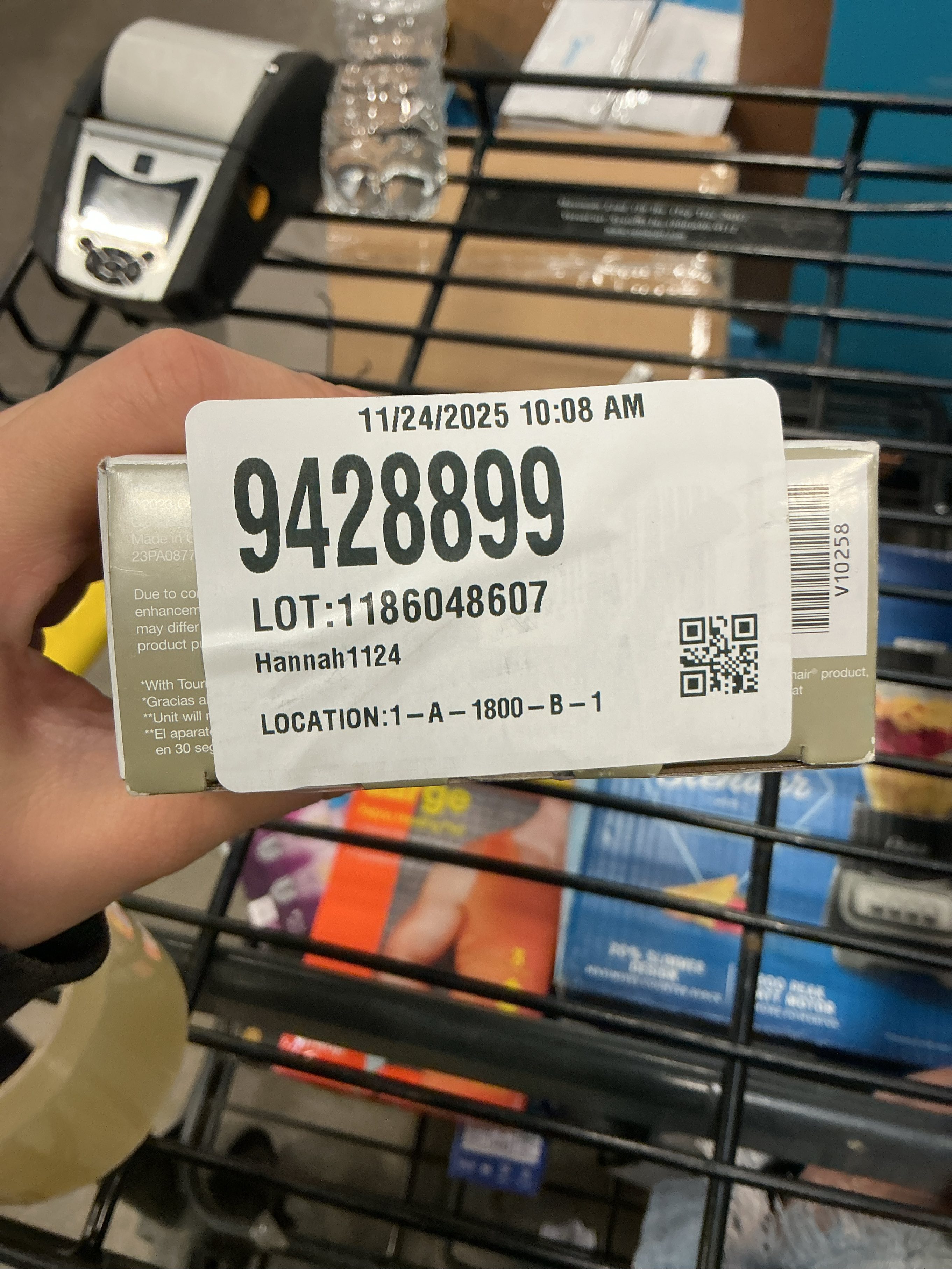 INFINITI PRO CONAIR Tourmaline Ceramic 1¼ Inch Curling Iron, 1¼-Inch Barrel Digital Hair Curler, Produces Loose Curls, 5 Heat Settings, For Use on Medium and Long Hair, Dark Grey