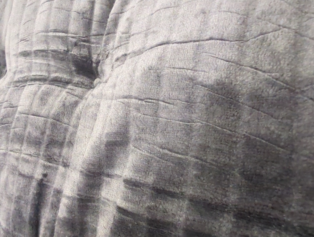 Dog Crate Bed Washable Dog Beds for Large Dogs Deluxe Thick Flannel Fluffy Comfy Kennel Pad Anti-Slip & Anti-Scratch Pet Sleeping Mat, 35 x 23 Inch, Gray