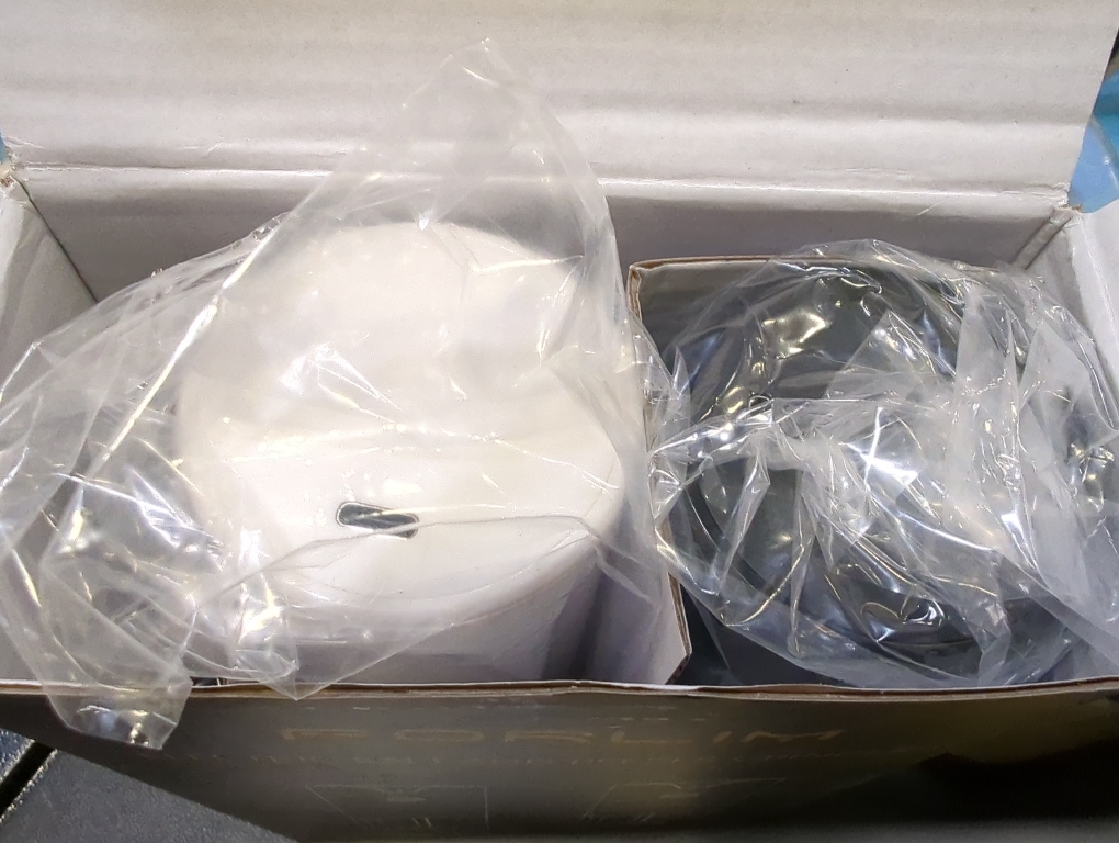 FORLIM Electric Salt and Pepper Grinder Set, USB Rechargeable, Automatic Salt Pepper Mill Grinder with Dust Cover, One-Button Control, Adjustable Coarseness, White LED Light (2 Packs, Black&White)